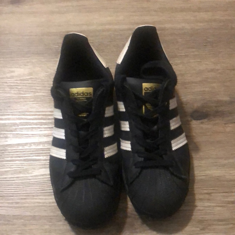 ADIDAS Youth Shoes READ DESCRIPTION